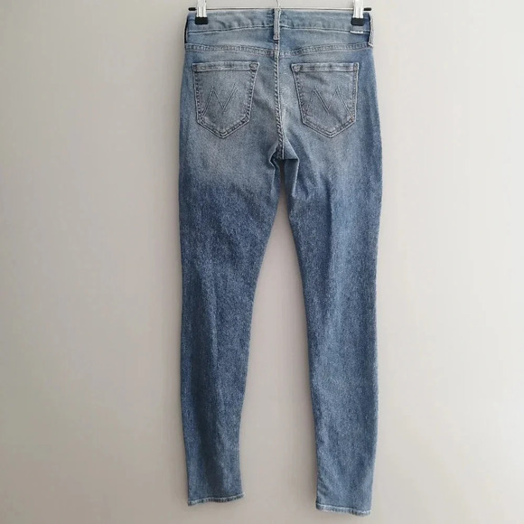 Mother The Looker Jeans in Light Kitty Light Wash 25 - Picture 4 of 16
